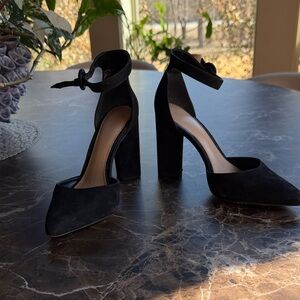 Gianni Bini Black Suede Heels